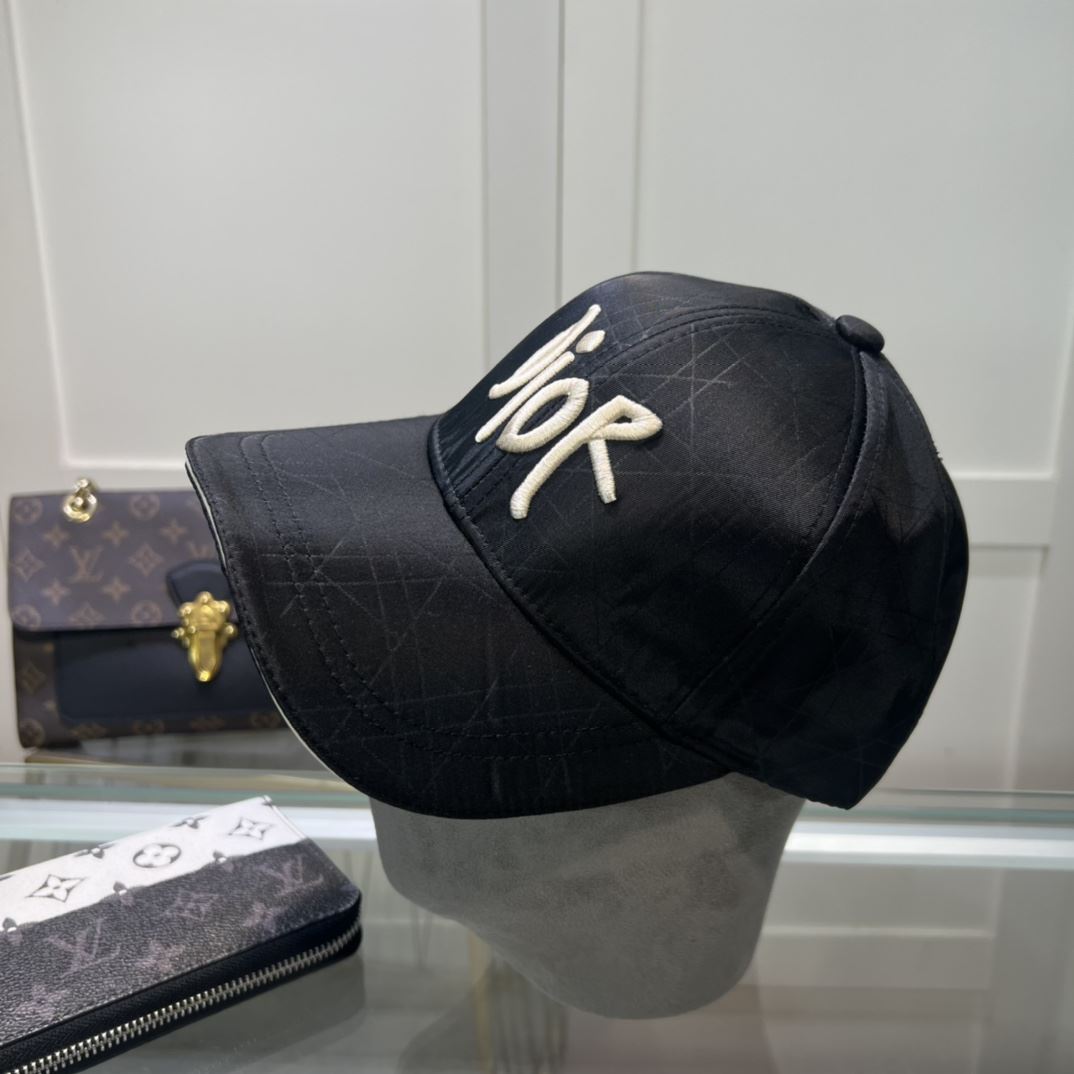 Christian Dior Caps